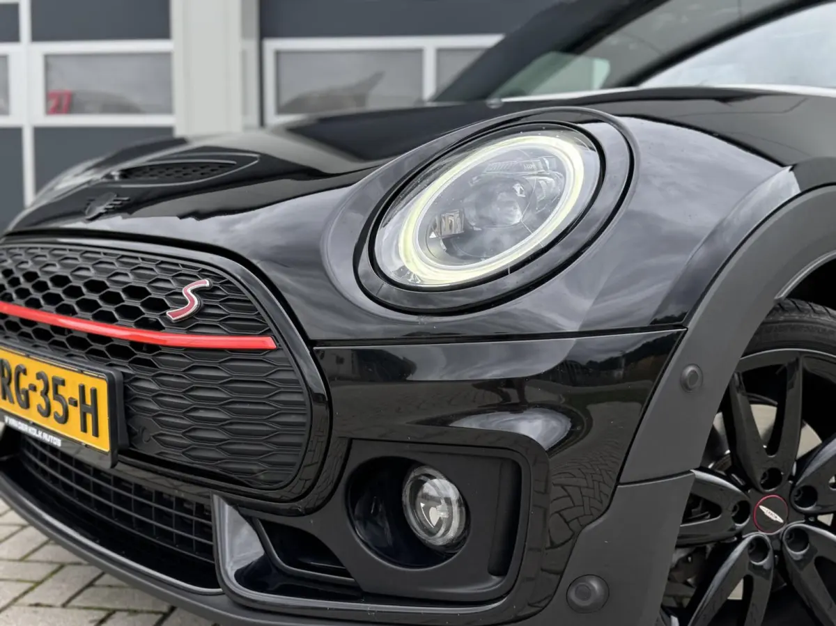 2.0 Cooper S ALL4 Chili Automaat | Panorama | Alcantara/Leder | Carplay | Head-up | LED | DAB | Sensoren