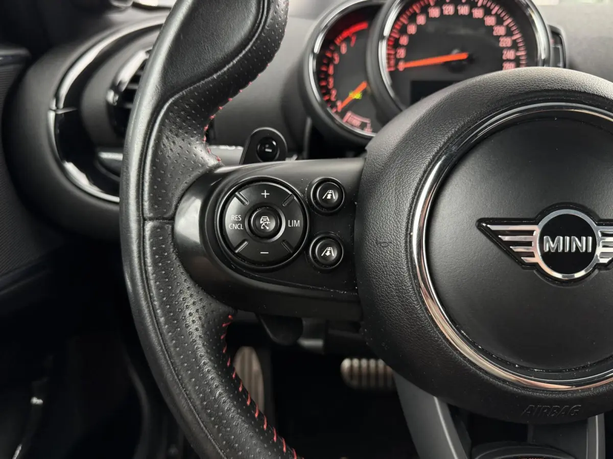 2.0 Cooper S ALL4 Chili Automaat | Panorama | Alcantara/Leder | Carplay | Head-up | LED | DAB | Sensoren