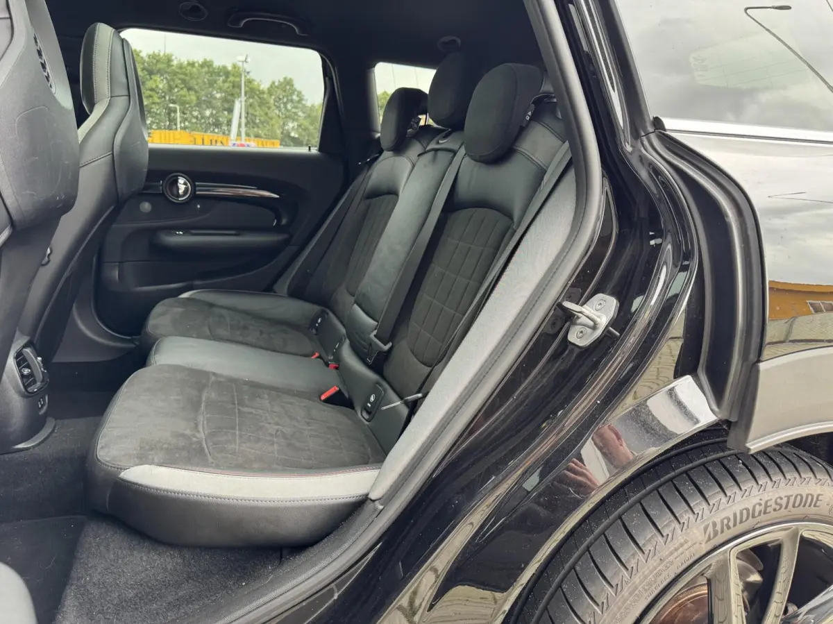 2.0 Cooper S ALL4 Chili Automaat | Panorama | Alcantara/Leder | Carplay | Head-up | LED | DAB | Sensoren