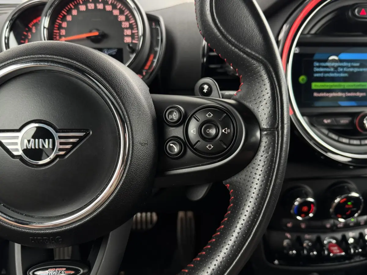 2.0 Cooper S ALL4 Chili Automaat | Panorama | Alcantara/Leder | Carplay | Head-up | LED | DAB | Sensoren