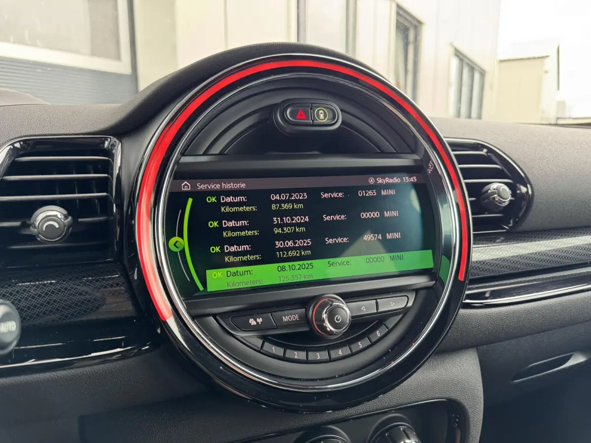 2.0 Cooper S ALL4 Chili Automaat | Panorama | Alcantara/Leder | Carplay | Head-up | LED | DAB | Sensoren