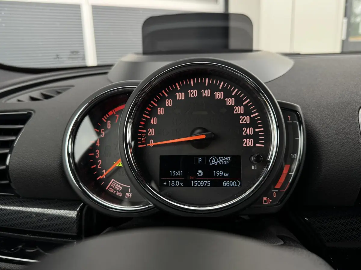 2.0 Cooper S ALL4 Chili Automaat | Panorama | Alcantara/Leder | Carplay | Head-up | LED | DAB | Sensoren
