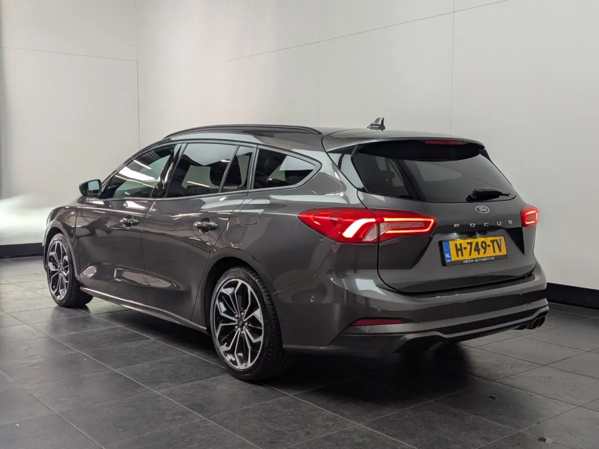 1.5 EcoBoost ST-Line Business | Achteruitrijcamera | Airco (automatisch) | Apple Carplay/Android Auto|telefoonintegratie premium