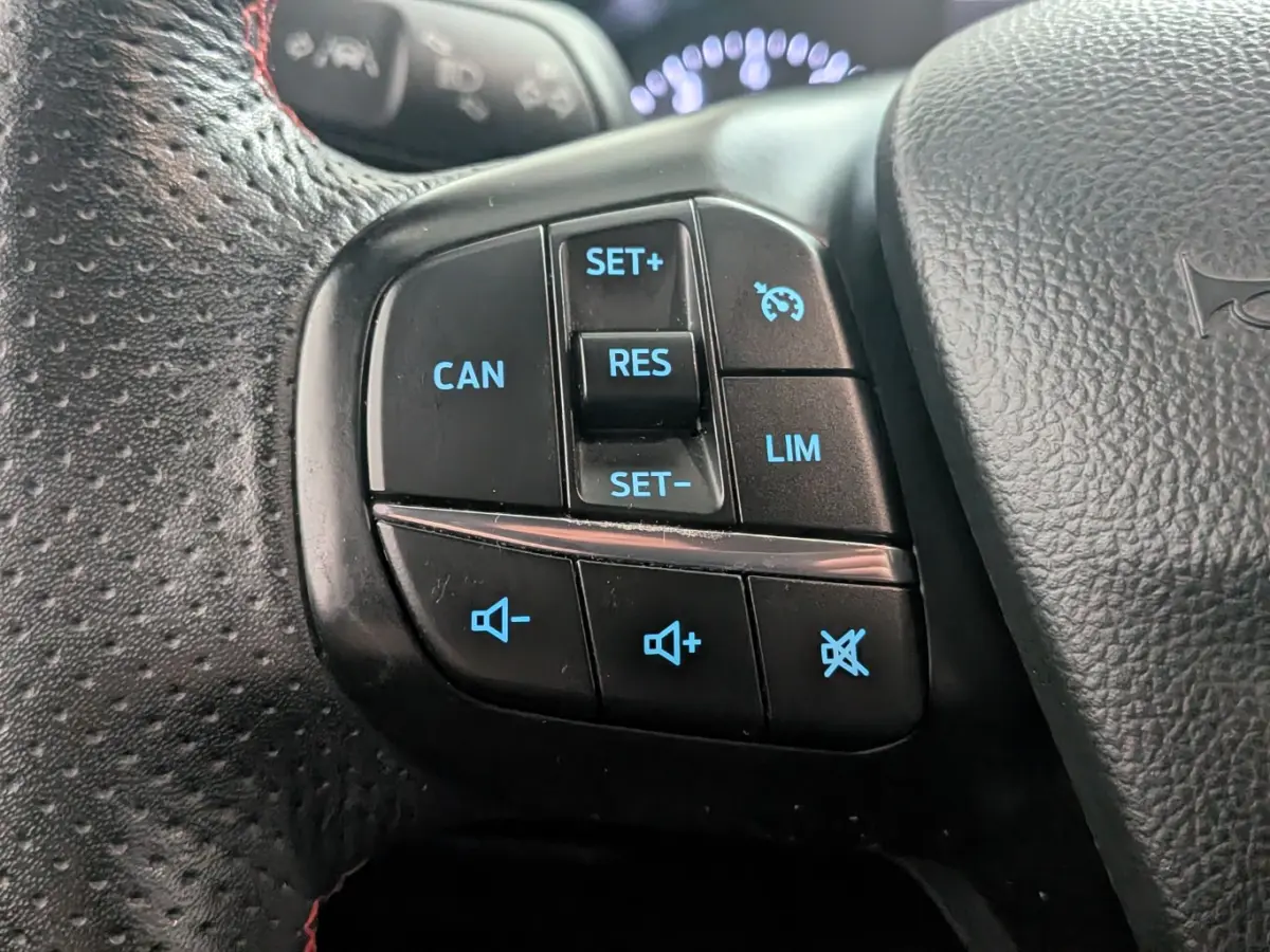 1.5 EcoBoost ST-Line Business | Achteruitrijcamera | Airco (automatisch) | Apple Carplay/Android Auto|telefoonintegratie premium