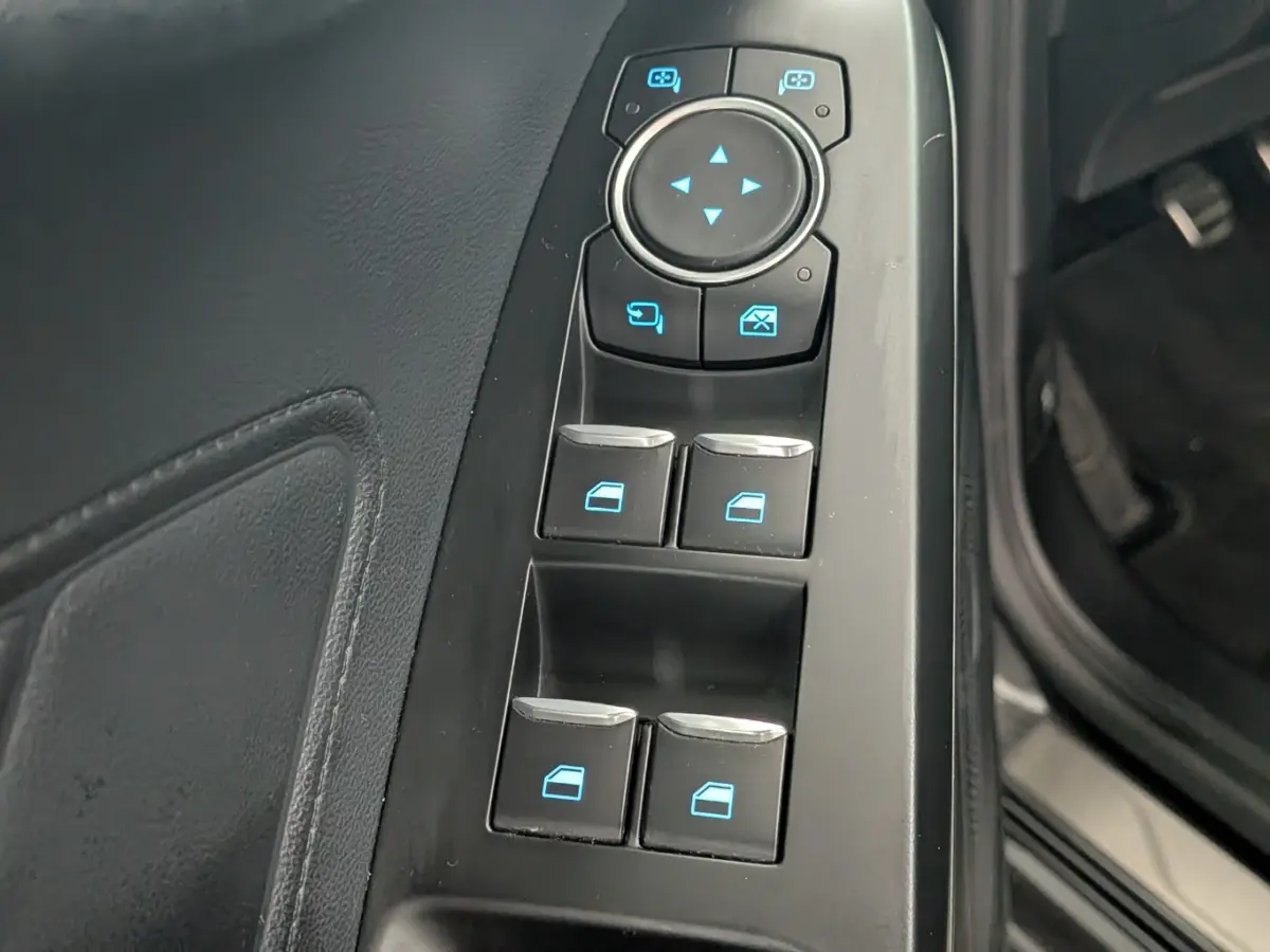 1.5 EcoBoost ST-Line Business | Achteruitrijcamera | Airco (automatisch) | Apple Carplay/Android Auto|telefoonintegratie premium