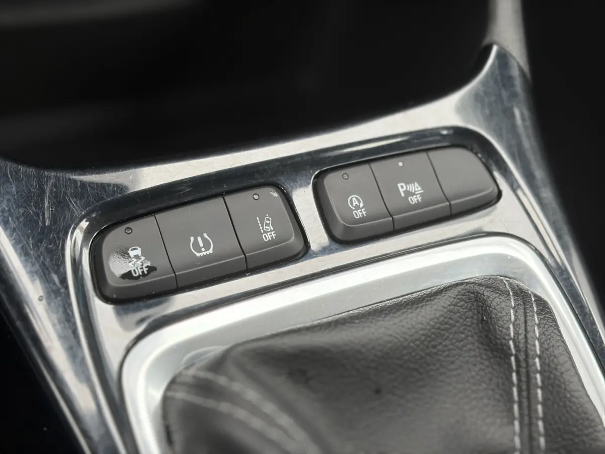 1.2 Turbo Online Edition 110pk | Apple Carplay/Android Auto | Cruise control | Dab | Lichtmetalen velgen 16" | Navigatiesysteem full map | Parkeersensor achter | Zeer nette auto!