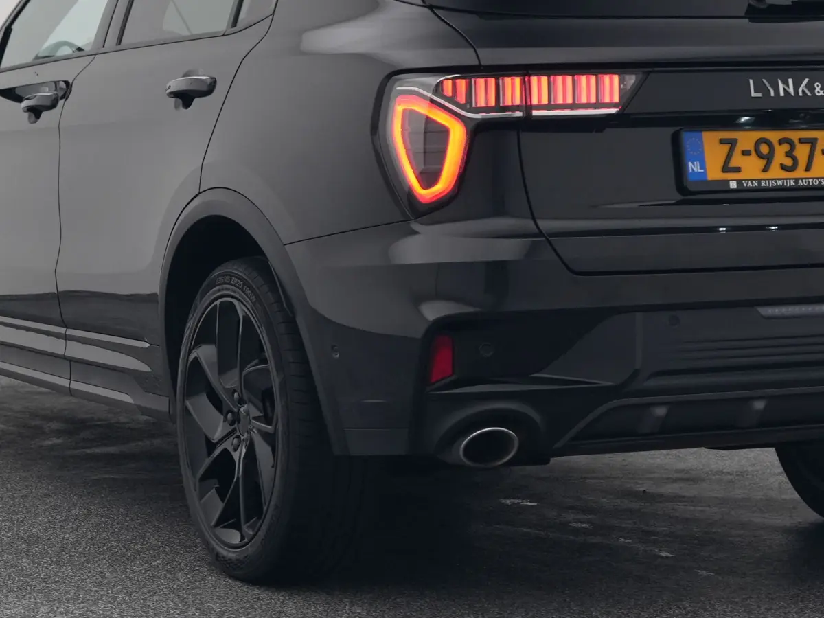 1.5 Plug-in Hybrid | 360° | BLACK | ZWARTE HEMEL | STUURVERWARMING | NLD AUTO