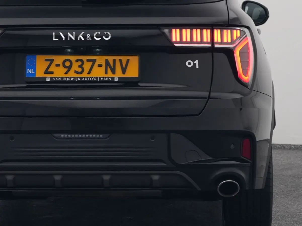 1.5 Plug-in Hybrid | 360° | BLACK | ZWARTE HEMEL | STUURVERWARMING | NLD AUTO
