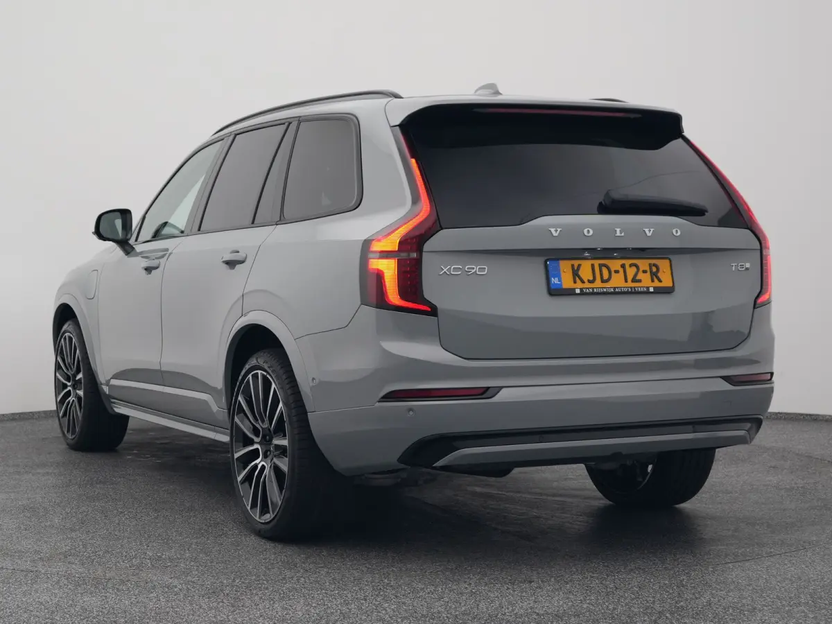 2.0 T8 Plug-in hybrid AWD Ultra Dark | PANO | 360° | B&W | HUD | ADAPTIVE | MEMORY | LUCHTVERING | STOEL- EN STUURVERW. | STOELVENT. | TREKHAAK
