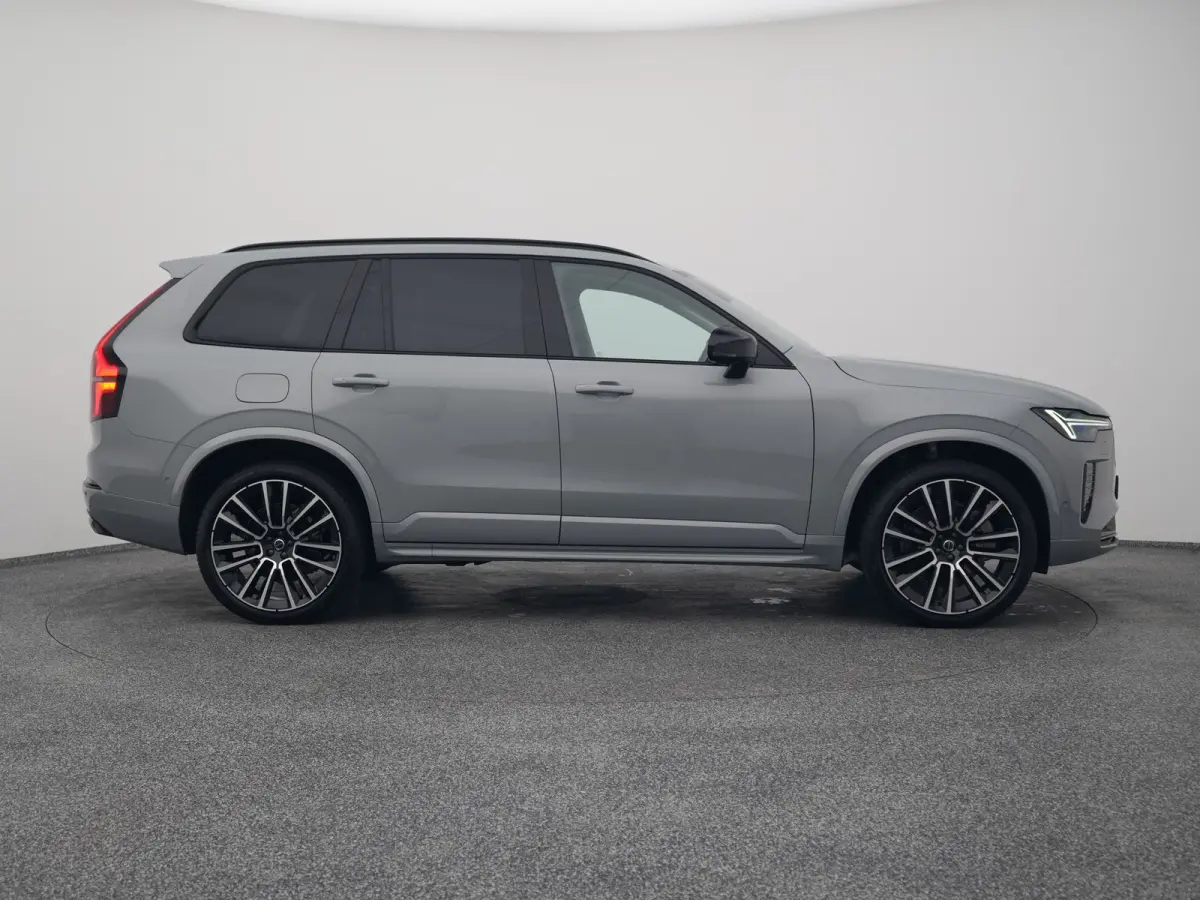 2.0 T8 Plug-in hybrid AWD Ultra Dark 7-Pers. | PANO | 360° | B&W | HUD | ADAPTIVE | MEMORY | LUCHTVERING | STOEL- EN STUURVERW. | STOELVENT. | TREKHAAK