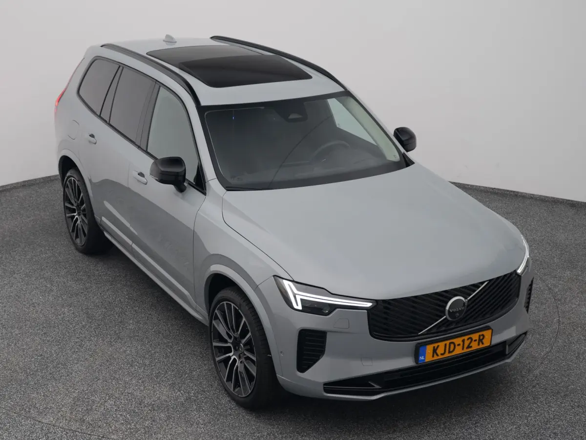 2.0 T8 Plug-in hybrid AWD Ultra Dark 7-Pers. | PANO | 360° | B&W | HUD | ADAPTIVE | MEMORY | LUCHTVERING | STOEL- EN STUURVERW. | STOELVENT. | TREKHAAK