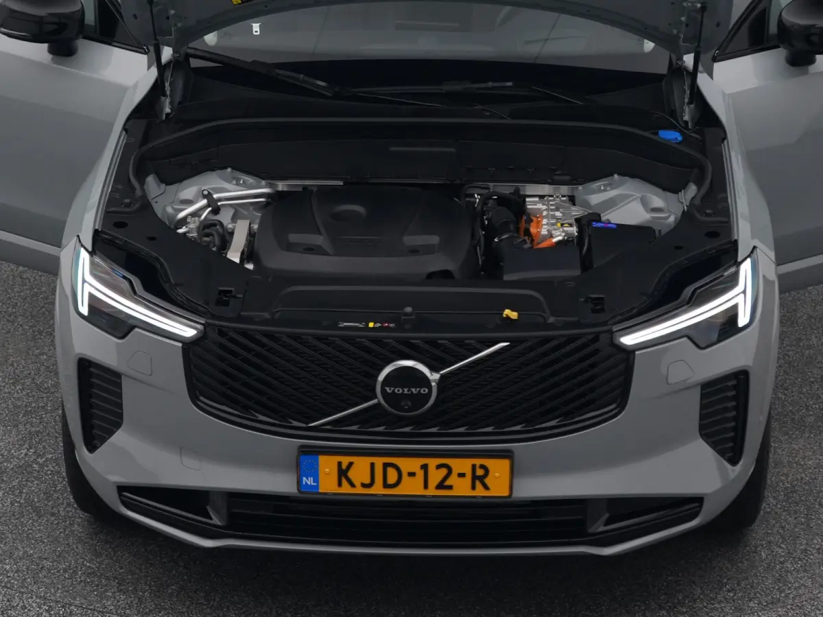 2.0 T8 Plug-in hybrid AWD Ultra Dark 7-Pers. | PANO | 360° | B&W | HUD | ADAPTIVE | MEMORY | LUCHTVERING | STOEL- EN STUURVERW. | STOELVENT. | TREKHAAK