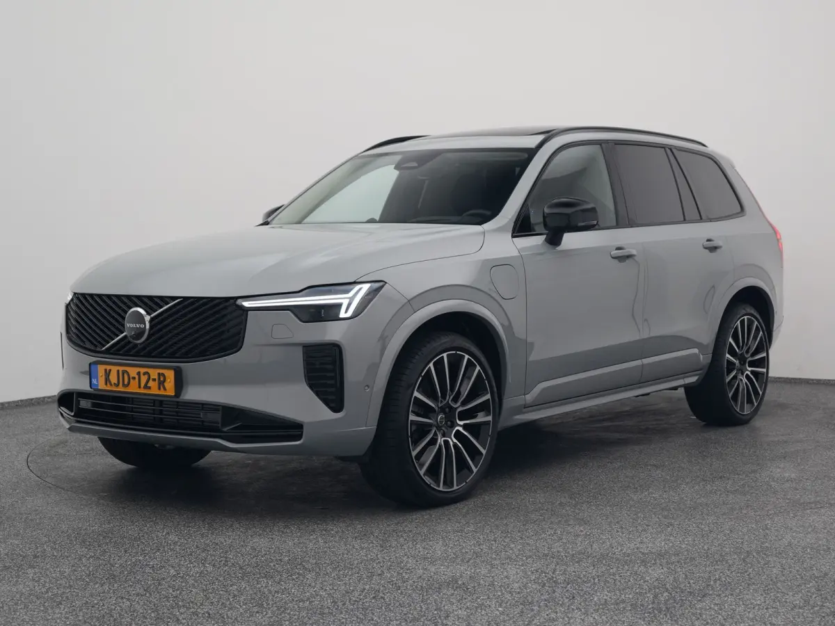 2.0 T8 Plug-in hybrid AWD Ultra Dark | PANO | 360° | B&W | HUD | ADAPTIVE | MEMORY | LUCHTVERING | STOEL- EN STUURVERW. | STOELVENT. | TREKHAAK