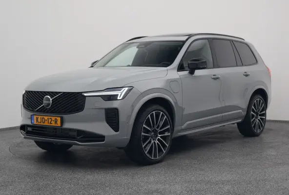 2.0 T8 Plug-in hybrid AWD Ultra Dark | PANO | 360° | B&W | HUD | ADAPTIVE | MEMORY | LUCHTVERING | STOEL- EN STUURVERW. | STOELVENT. | TREKHAAK