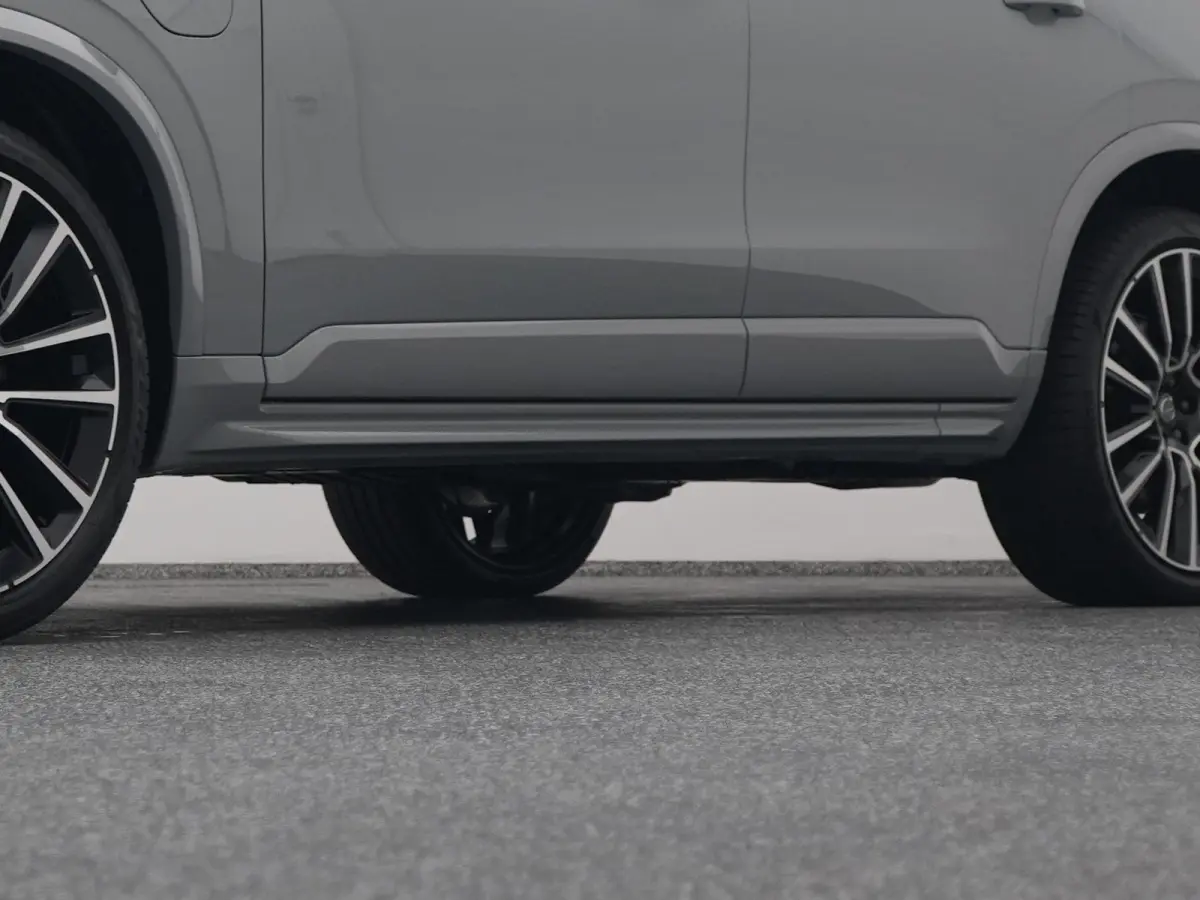 2.0 T8 Plug-in hybrid AWD Ultra Dark 7-Pers. | PANO | 360° | B&W | HUD | ADAPTIVE | MEMORY | LUCHTVERING | STOEL- EN STUURVERW. | STOELVENT. | TREKHAAK