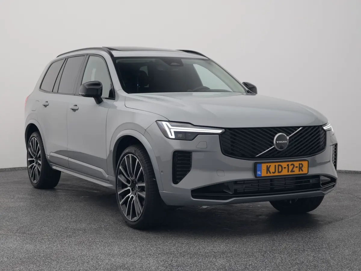 2.0 T8 Plug-in hybrid AWD Ultra Dark | PANO | 360° | B&W | HUD | ADAPTIVE | MEMORY | LUCHTVERING | STOEL- EN STUURVERW. | STOELVENT. | TREKHAAK