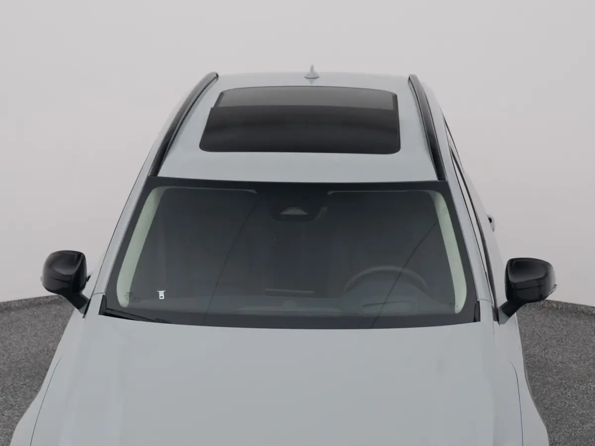 2.0 T8 Plug-in hybrid AWD Ultra Dark 7-Pers. | PANO | 360° | B&W | HUD | ADAPTIVE | MEMORY | LUCHTVERING | STOEL- EN STUURVERW. | STOELVENT. | TREKHAAK