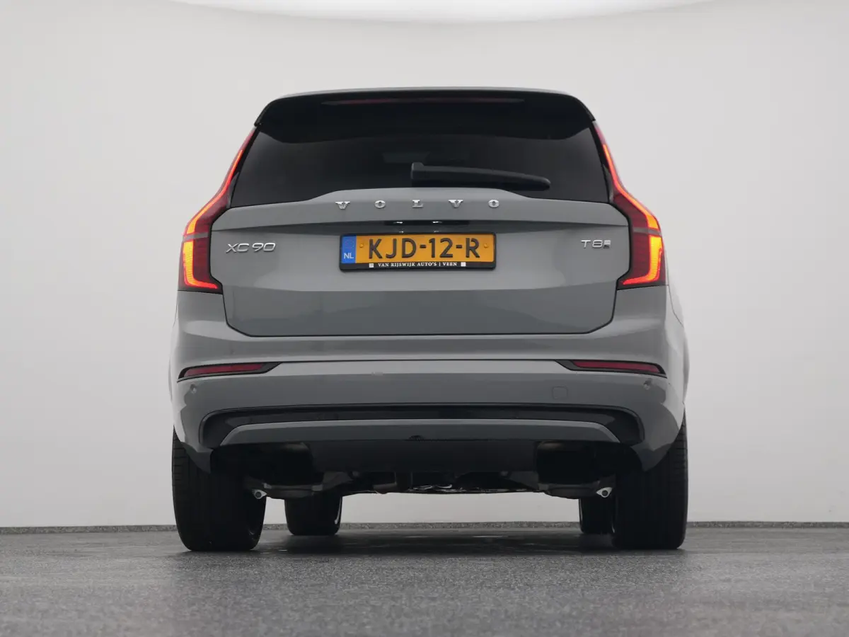 2.0 T8 Plug-in hybrid AWD Ultra Dark 7-Pers. | PANO | 360° | B&W | HUD | ADAPTIVE | MEMORY | LUCHTVERING | STOEL- EN STUURVERW. | STOELVENT. | TREKHAAK