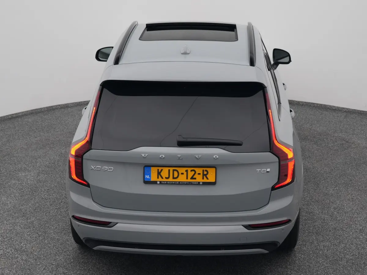 2.0 T8 Plug-in hybrid AWD Ultra Dark 7-Pers. | PANO | 360° | B&W | HUD | ADAPTIVE | MEMORY | LUCHTVERING | STOEL- EN STUURVERW. | STOELVENT. | TREKHAAK