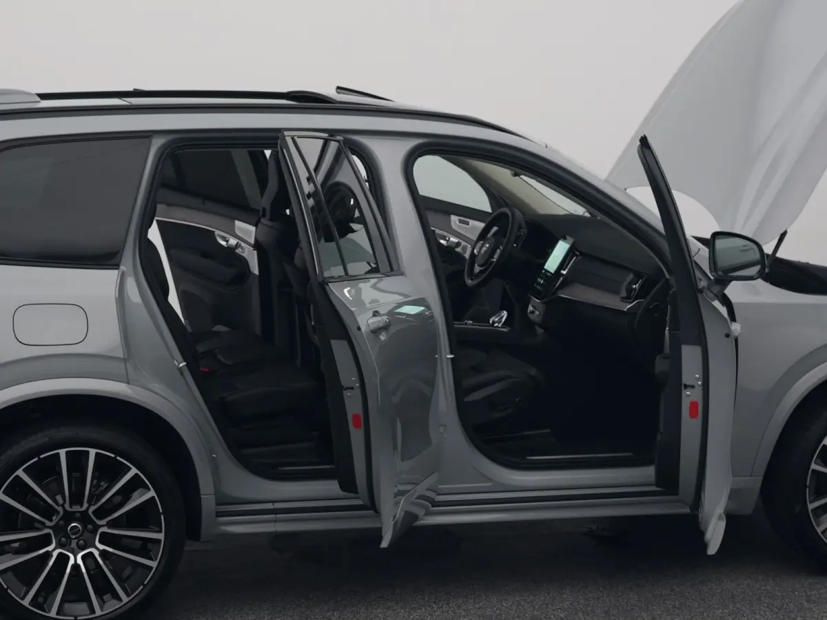 2.0 T8 Plug-in hybrid AWD Ultra Dark 7-Pers. | PANO | 360° | B&W | HUD | ADAPTIVE | MEMORY | LUCHTVERING | STOEL- EN STUURVERW. | STOELVENT. | TREKHAAK