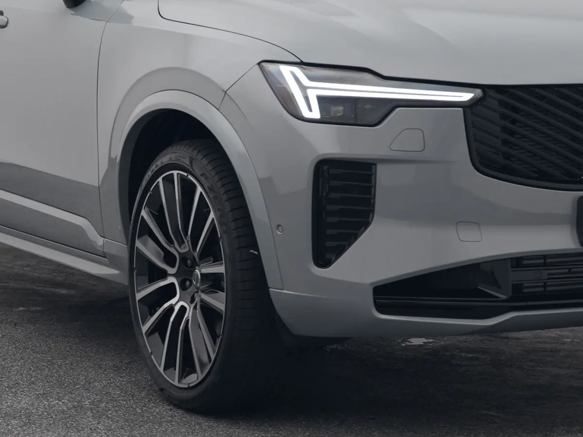 2.0 T8 Plug-in hybrid AWD Ultra Dark 7-Pers. | PANO | 360° | B&W | HUD | ADAPTIVE | MEMORY | LUCHTVERING | STOEL- EN STUURVERW. | STOELVENT. | TREKHAAK