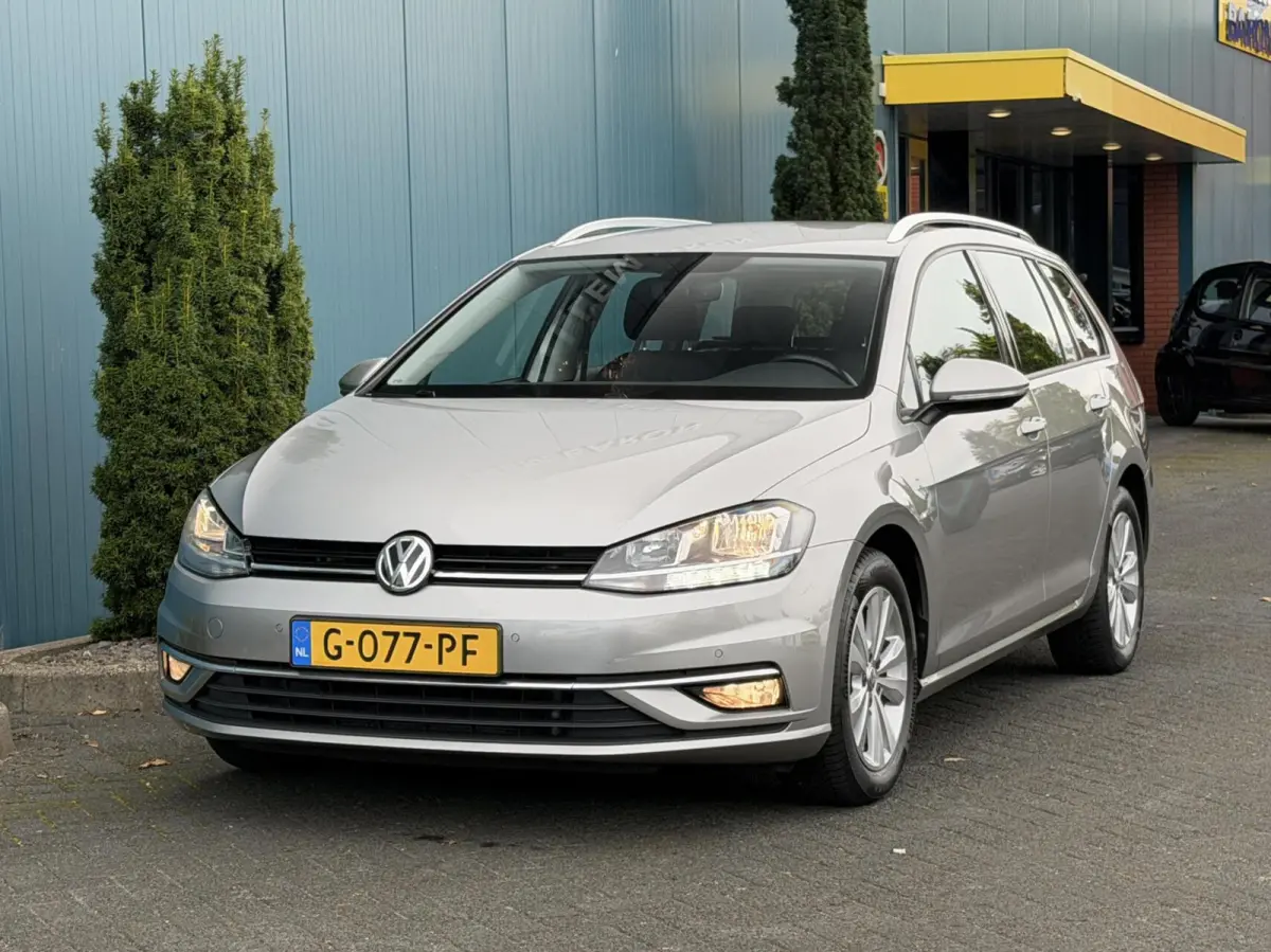 - 1.0 TSI Comfortline Business ADAPT.CRUISE | CARPLAY | STOELVERW | NAV | PDC | DAB