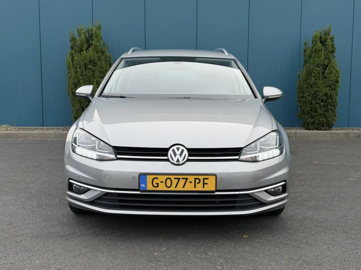- 1.0 TSI Comfortline Business ADAPT.CRUISE | CARPLAY | STOELVERW | NAV | PDC | DAB
