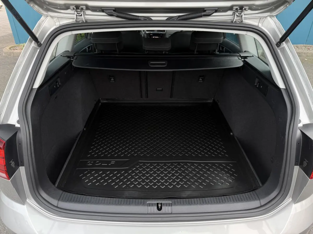 - 1.0 TSI Comfortline Business ADAPT.CRUISE | CARPLAY | STOELVERW | NAV | PDC | DAB