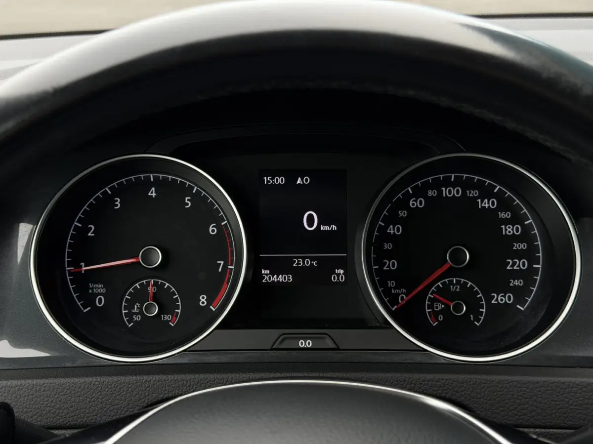 - 1.0 TSI Comfortline Business ADAPT.CRUISE | CARPLAY | STOELVERW | NAV | PDC | DAB