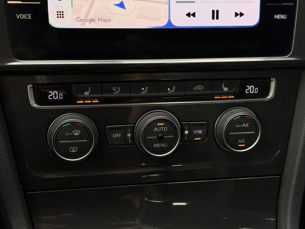 - 1.0 TSI Comfortline Business ADAPT.CRUISE | CARPLAY | STOELVERW | NAV | PDC | DAB