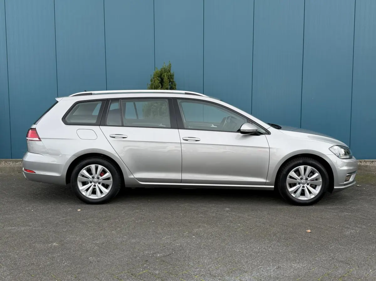 - 1.0 TSI Comfortline Business ADAPT.CRUISE | CARPLAY | STOELVERW | NAV | PDC | DAB