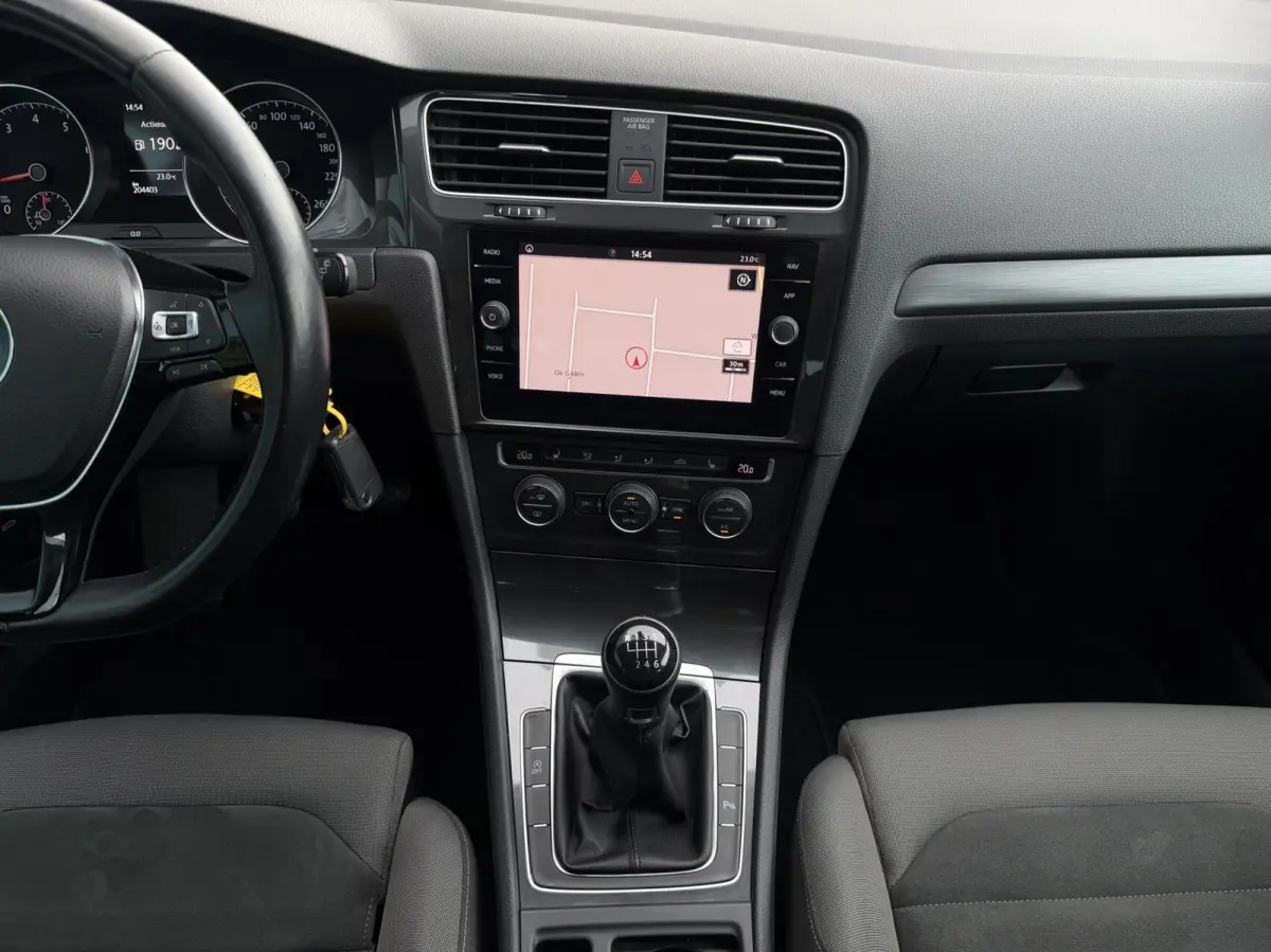 - 1.0 TSI Comfortline Business ADAPT.CRUISE | CARPLAY | STOELVERW | NAV | PDC | DAB