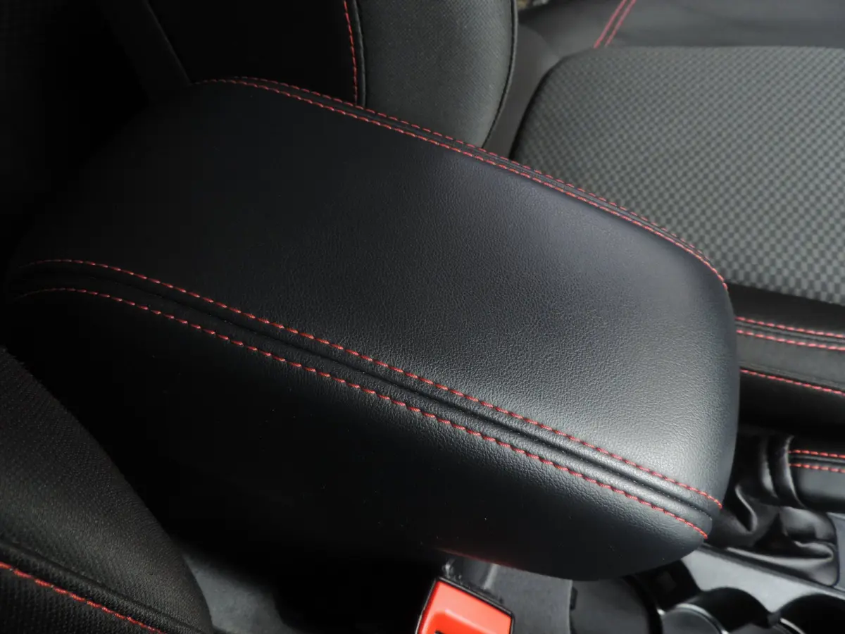 1.0-T 125PK ST-Line 54.000km | PDC | Winterpack | 17” | CarPlay | Bluetooth | Priv.glas | Navi | Cruise contr