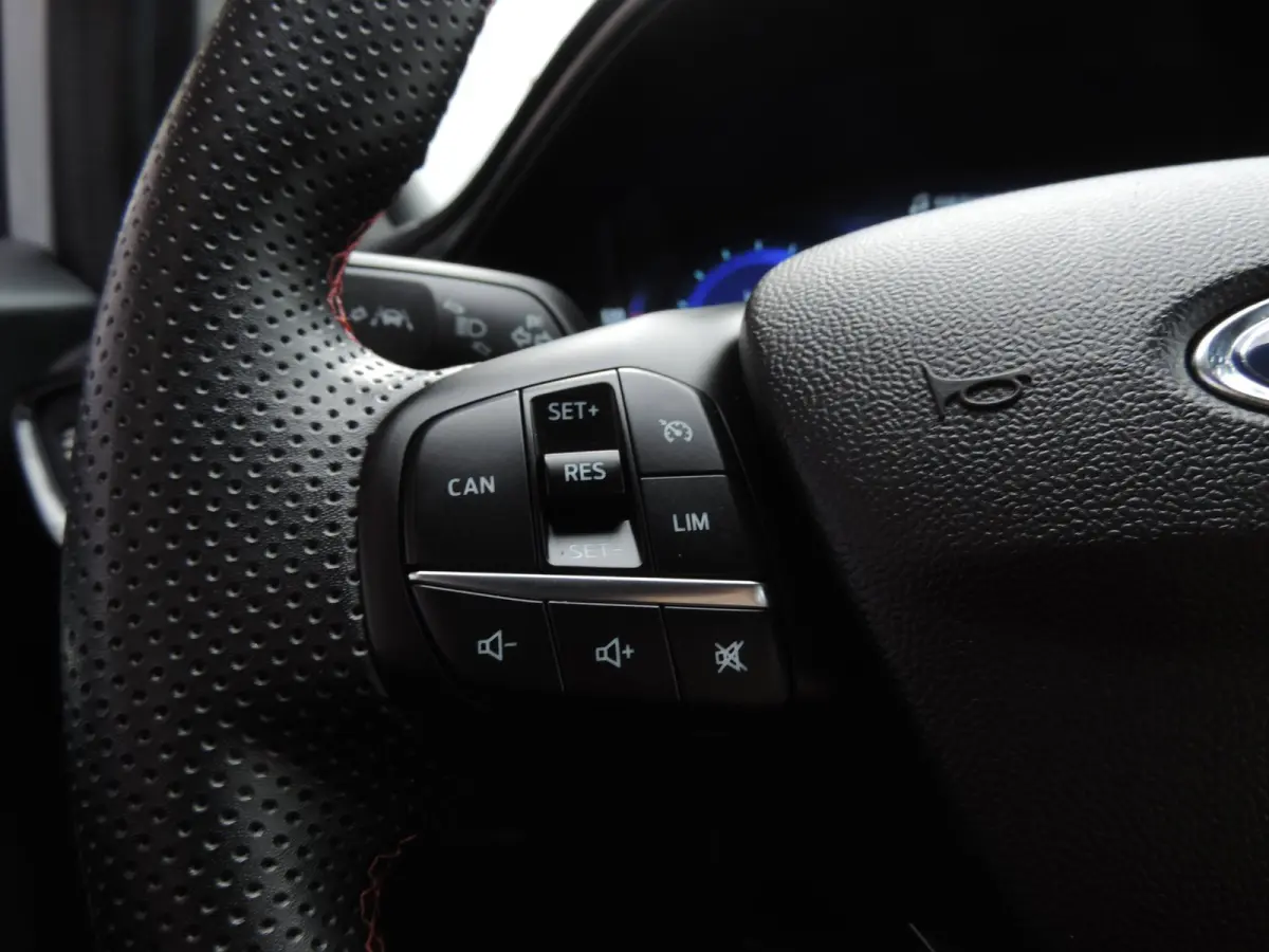 1.0-T 125PK ST-Line 54.000km | PDC | Winterpack | 17” | CarPlay | Bluetooth | Priv.glas | Navi | Cruise contr