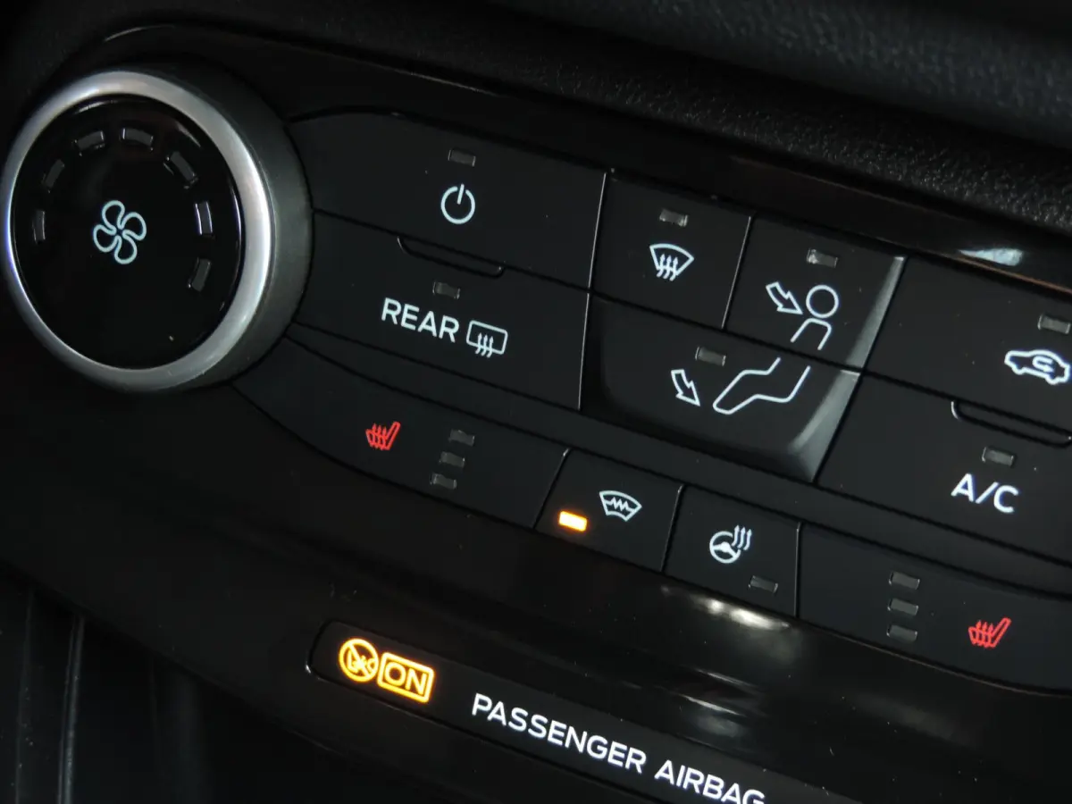1.0-T 125PK ST-Line 54.000km | PDC | Winterpack | 17” | CarPlay | Bluetooth | Priv.glas | Navi | Cruise contr