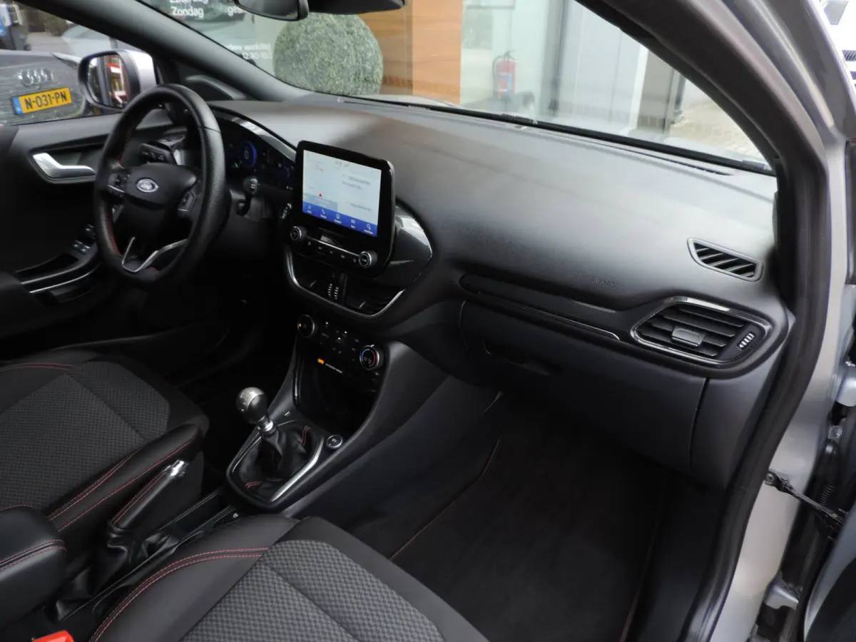 1.0-T 125PK ST-Line 54.000km | PDC | Winterpack | 17” | CarPlay | Bluetooth | Priv.glas | Navi | Cruise contr