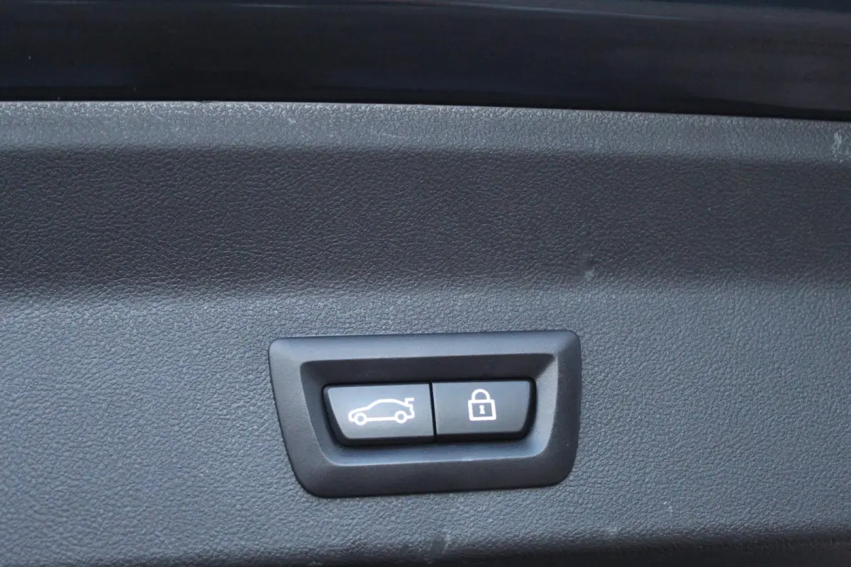 High Executive 80 kWh M-Sport/Pano/Trekhaak/360cam
