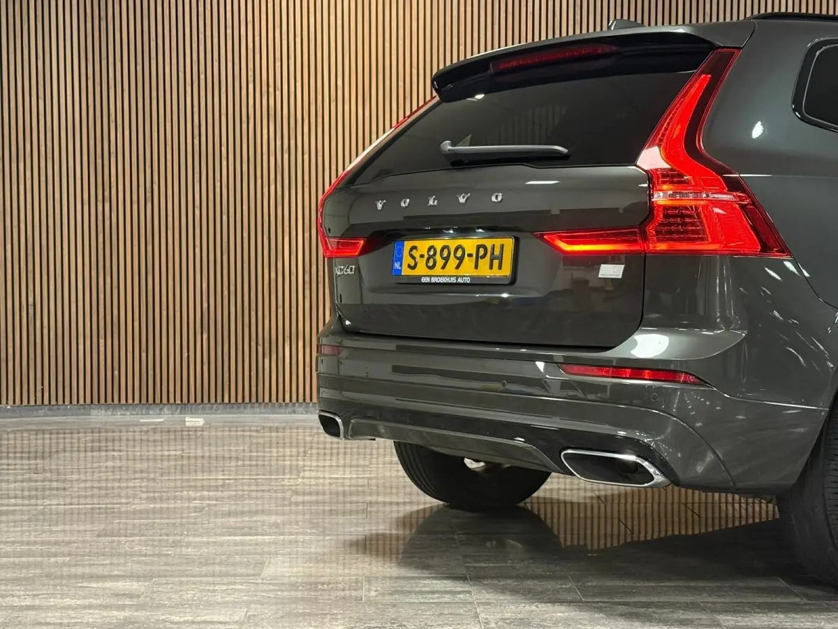 T8 AWD Recharge R-Design | Trekhaak | Parkeercamera | Schuifdak | Cruise Control | Stoelverwarming | Stuurwielverwarming | Schuifdak | Full LED Meesturende koplampen | Pilot Assist | BLIS Do