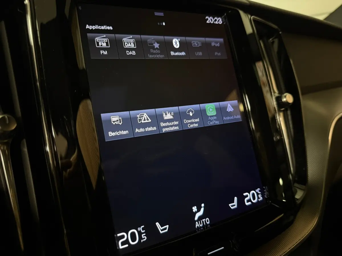 T8 AWD Recharge R-Design | Trekhaak | Parkeercamera | Schuifdak | Cruise Control | Stoelverwarming | Stuurwielverwarming | Schuifdak | Full LED Meesturende koplampen | Pilot Assist | BLIS Do