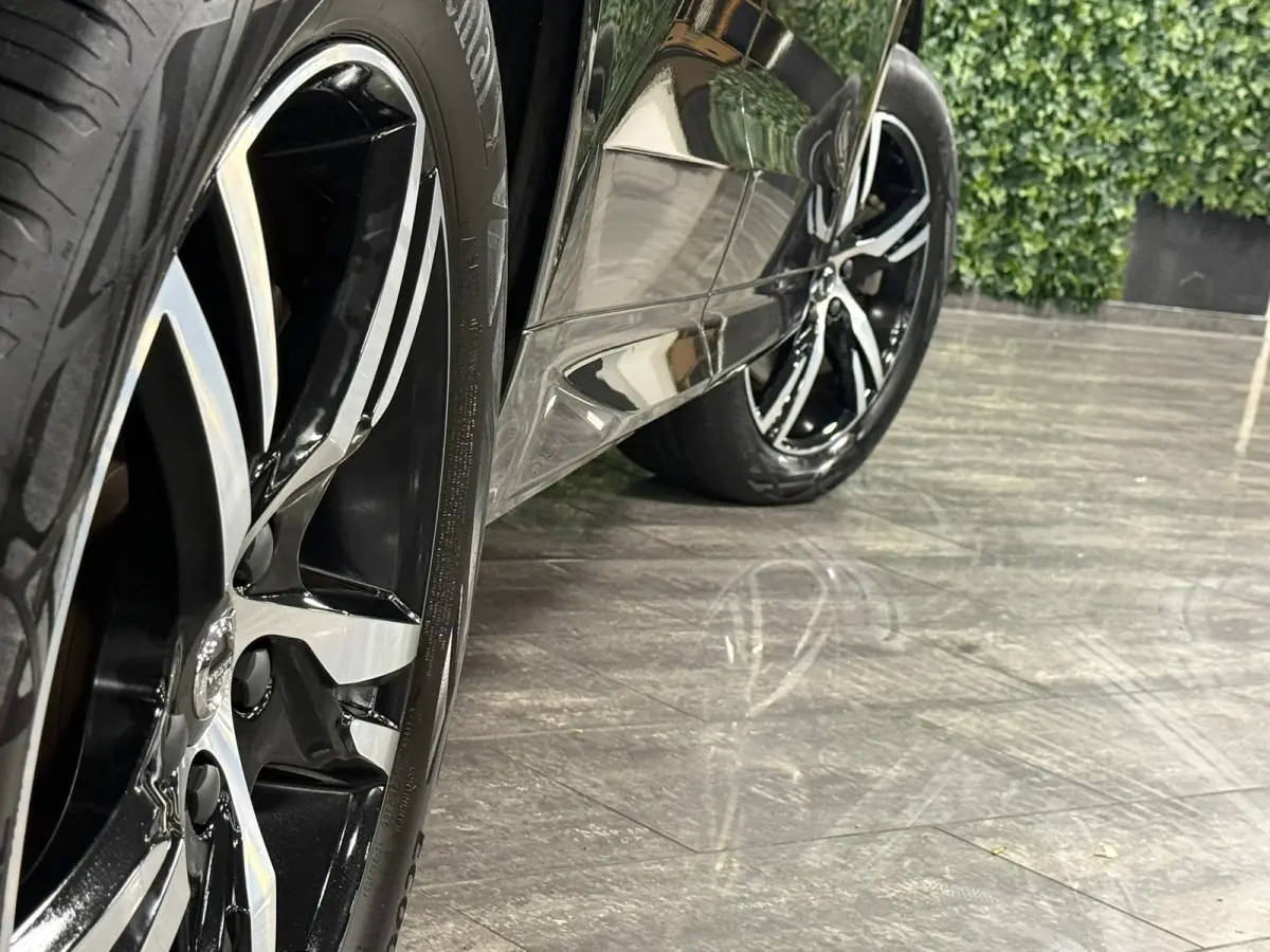 T8 AWD Recharge R-Design | Trekhaak | Parkeercamera | Schuifdak | Cruise Control | Stoelverwarming | Stuurwielverwarming | Schuifdak | Full LED Meesturende koplampen | Pilot Assist | BLIS Do