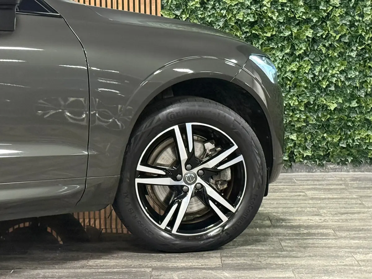 T8 AWD Recharge R-Design | Trekhaak | Parkeercamera | Schuifdak | Cruise Control | Stoelverwarming | Stuurwielverwarming | Schuifdak | Full LED Meesturende koplampen | Pilot Assist | BLIS Do