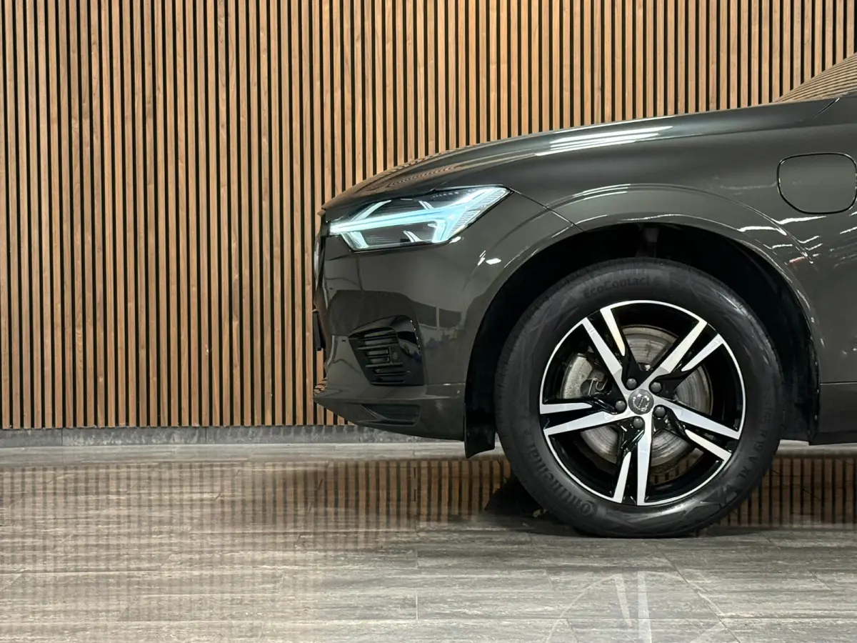 T8 AWD Recharge R-Design | Trekhaak | Parkeercamera | Schuifdak | Cruise Control | Stoelverwarming | Stuurwielverwarming | Schuifdak | Full LED Meesturende koplampen | Pilot Assist | BLIS Do
