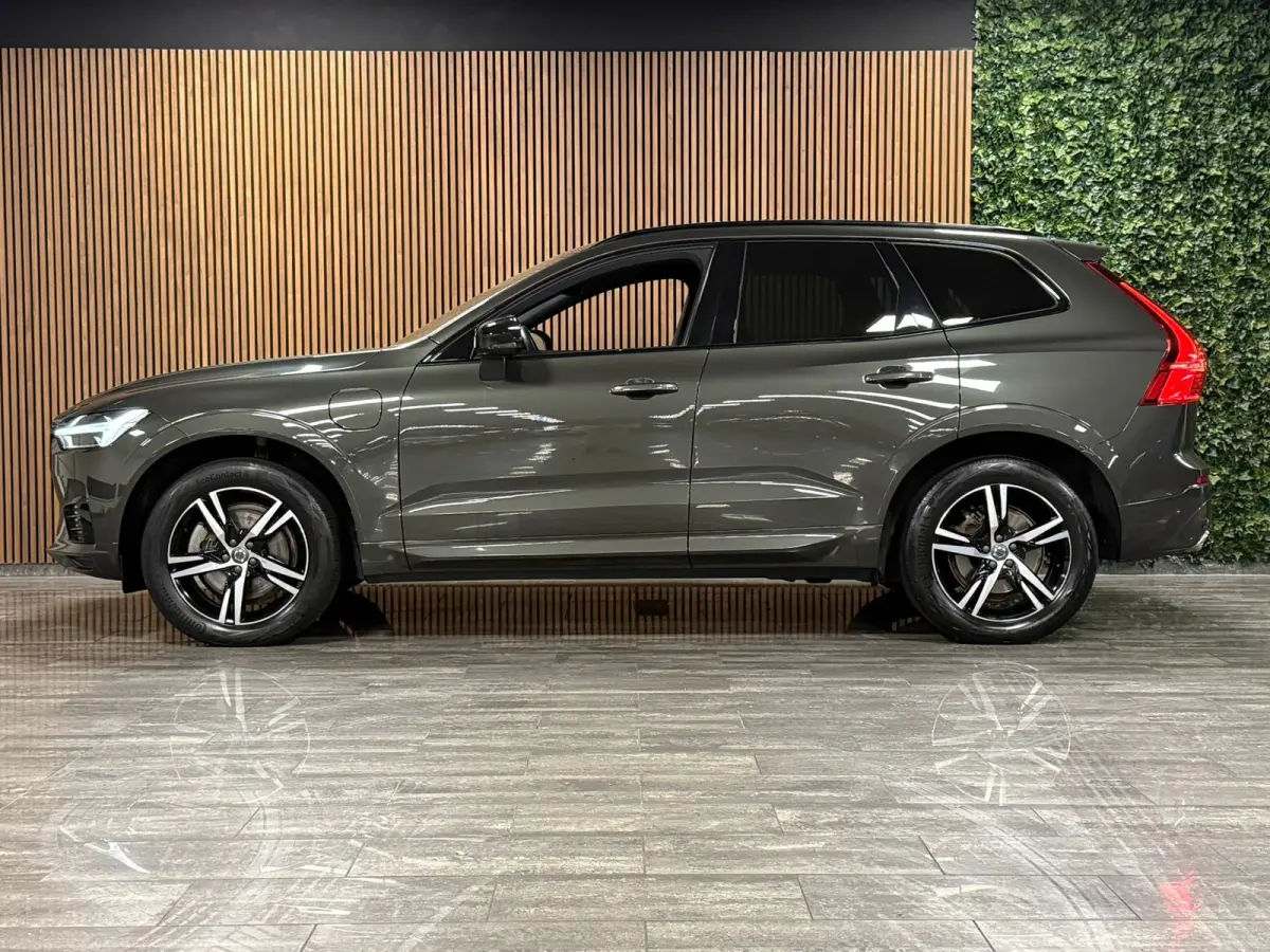 T8 AWD Recharge R-Design | Trekhaak | Parkeercamera | Schuifdak | Cruise Control | Stoelverwarming | Stuurwielverwarming | Schuifdak | Full LED Meesturende koplampen | Pilot Assist | BLIS Do
