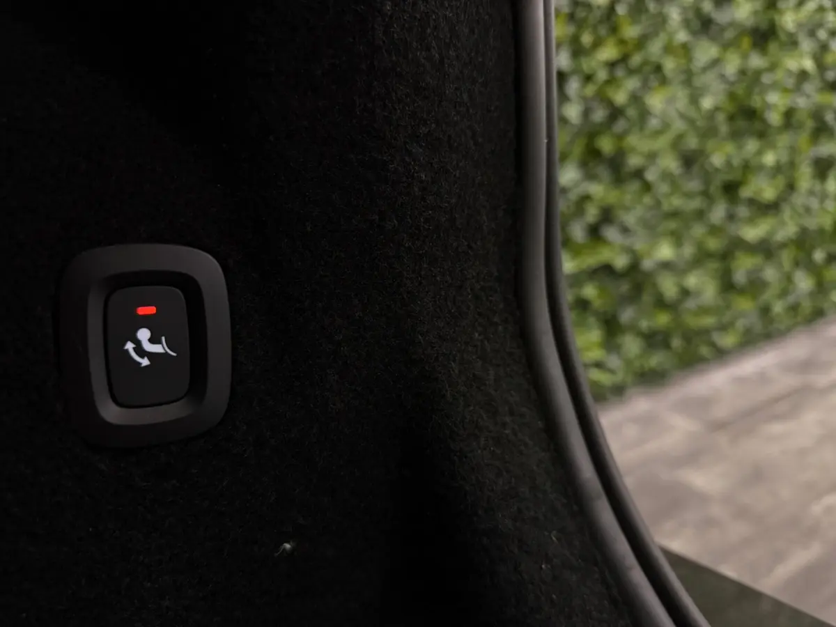 T8 AWD Recharge R-Design | Trekhaak | Parkeercamera | Schuifdak | Cruise Control | Stoelverwarming | Stuurwielverwarming | Schuifdak | Full LED Meesturende koplampen | Pilot Assist | BLIS Do