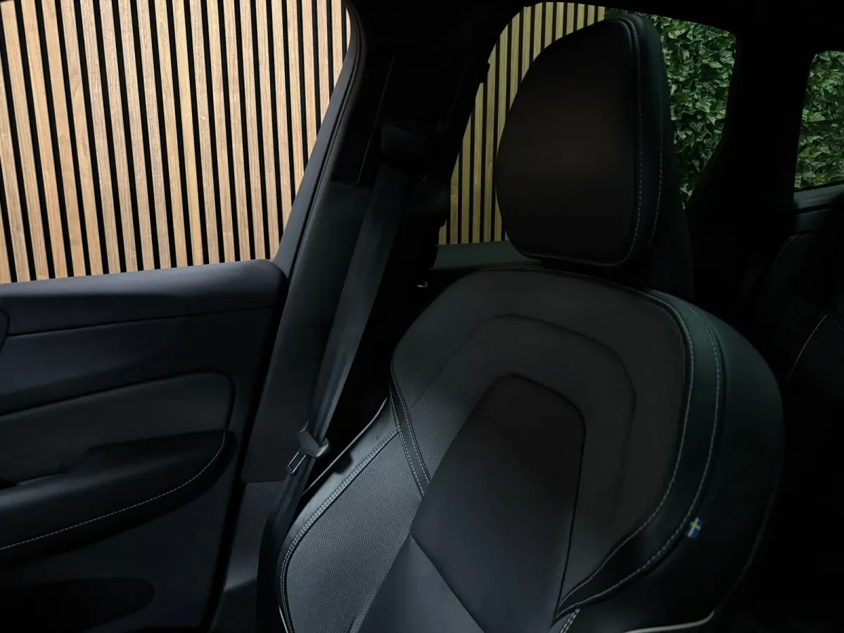 T8 AWD Recharge R-Design | Trekhaak | Parkeercamera | Schuifdak | Cruise Control | Stoelverwarming | Stuurwielverwarming | Schuifdak | Full LED Meesturende koplampen | Pilot Assist | BLIS Do