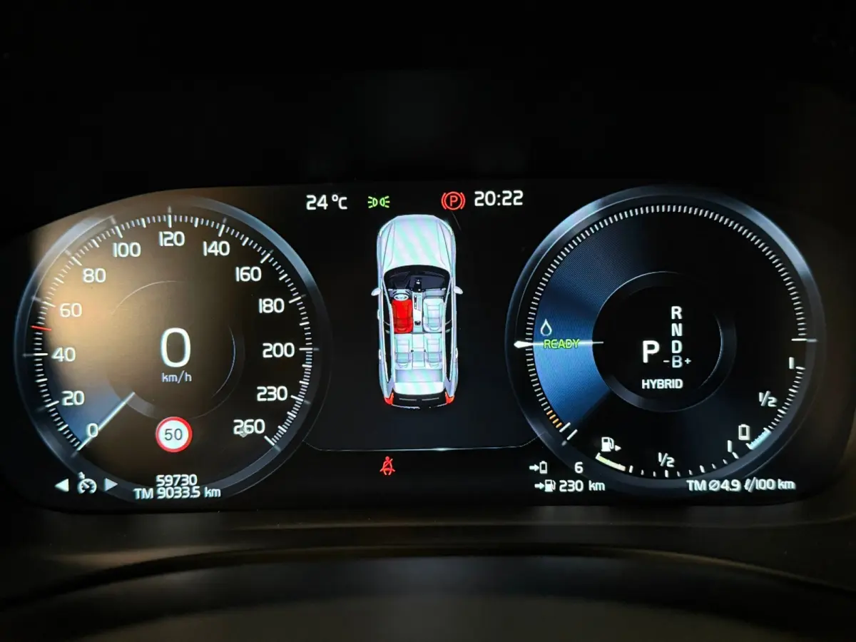 T8 AWD Recharge R-Design | Trekhaak | Parkeercamera | Schuifdak | Cruise Control | Stoelverwarming | Stuurwielverwarming | Schuifdak | Full LED Meesturende koplampen | Pilot Assist | BLIS Do