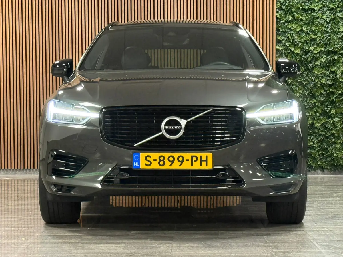 T8 AWD Recharge R-Design | Trekhaak | Parkeercamera | Schuifdak | Cruise Control | Stoelverwarming | Stuurwielverwarming | Schuifdak | Full LED Meesturende koplampen | Pilot Assist | BLIS Do