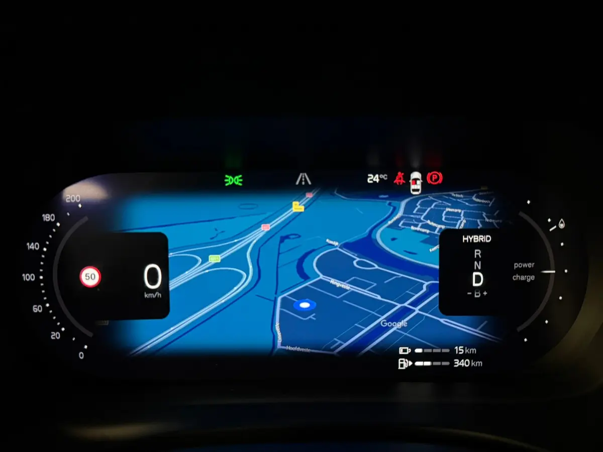 T6 AWD Recharge Plus Dark | 360° Camera | Harman Kardon | Adaptieve Cruise Control | Stoelverwarming voor+achter | Stuurwielverwarming | Parkeercamera | Full LED Meesturende koplampen | Pil