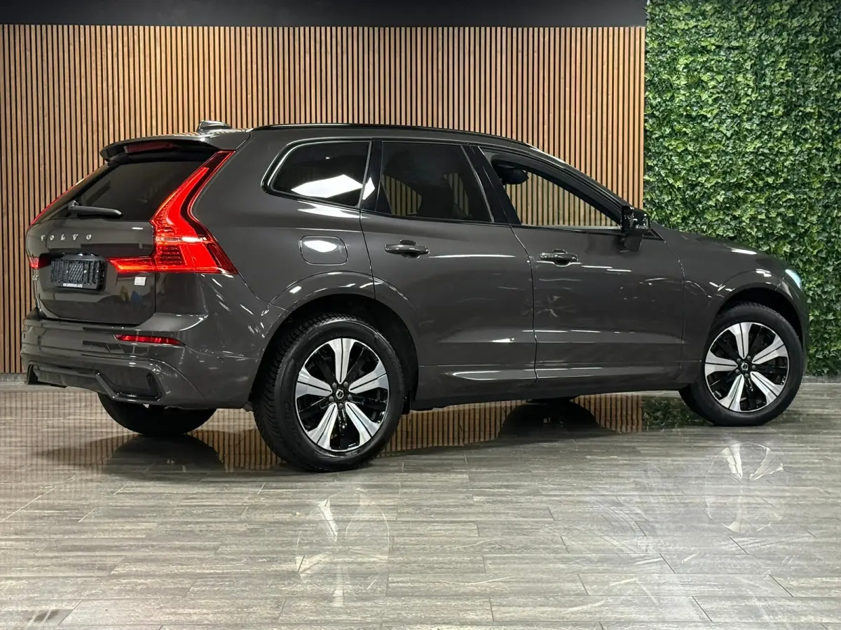 T6 AWD Recharge Plus Dark | Harman Kardon | Schuifdak | 360° Camera | Adaptieve Cruise Control | Stoelverwarming voor+achter | Stuurwielverwarming | Full LED Meesturende koplampen | Pilot A