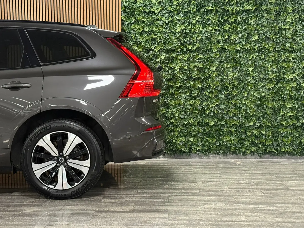 T6 AWD Recharge Plus Dark | Harman Kardon | Schuifdak | 360° Camera | Adaptieve Cruise Control | Stoelverwarming voor+achter | Stuurwielverwarming | Full LED Meesturende koplampen | Pilot A